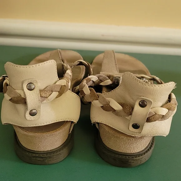 OTBT sandals women's size 8 - Picture 2 of 8